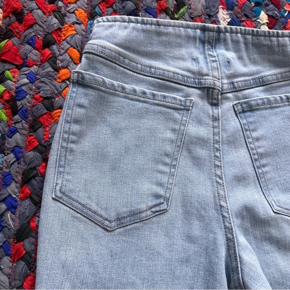 Forever 21 Light Wash Blue Denim Pull-On Flare Jeans Bell Bottom Women's Size XS - Picture 9 of 15